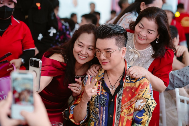 Khoảnh khắc ngọt ngào của Hoài Lâm bên vợ kém 9 tuổi - Ảnh 16.