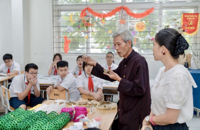 Chàng trai trẻ nối nghề nặn phỗng đất của ông nội - Ảnh 2.