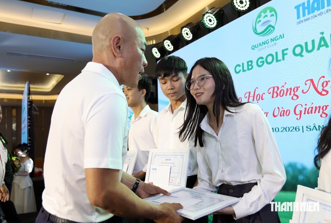 Chắp cánh ước mơ cho tân sinh viên Quảng Ngãi - Ảnh 7.