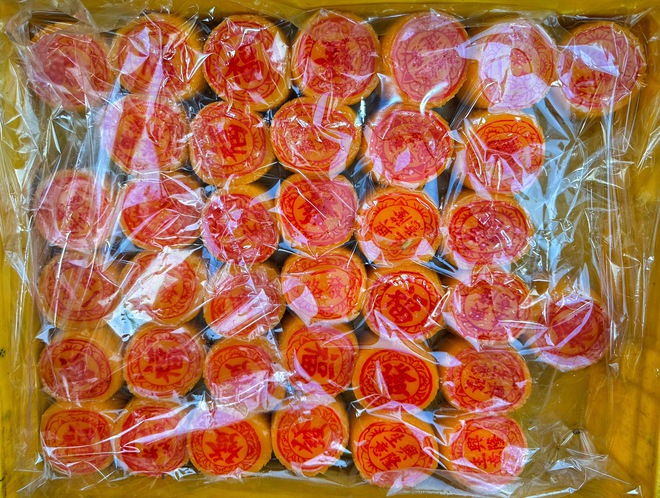 Độc lạ tết ở Chợ Lớn, TP.HCM: Khu chợ mỗi năm chỉ xuất hiện đ&uacute;ng một lần - Ảnh 3.