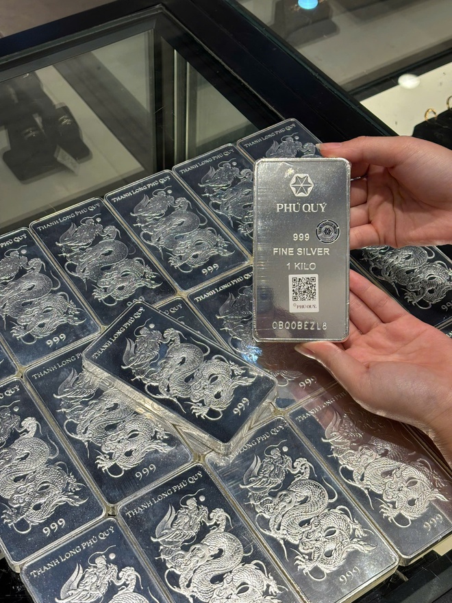 Gi&aacute; v&agrave;ng giảm li&ecirc;n tiếp sau 'c&uacute;' tăng mạnh đầu ng&agrave;y - Ảnh 2.