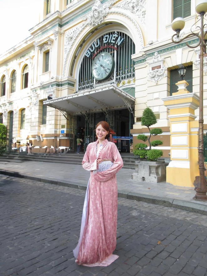 Áo dài hồng, sắc xuân ngọt ngào trong thời trang ngày tết- Ảnh 8. Áo dài hồng, sắc xuân ngọt ngào trong thời trang ngày tết- Ảnh 8.