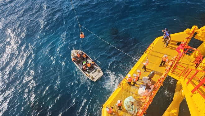 Trải nghiệm đu d&acirc;y l&ecirc;n nh&agrave; gi&agrave;n DK1 giữa biển khơi đầy phấn kh&iacute;ch năm 2026 - Ảnh 17.