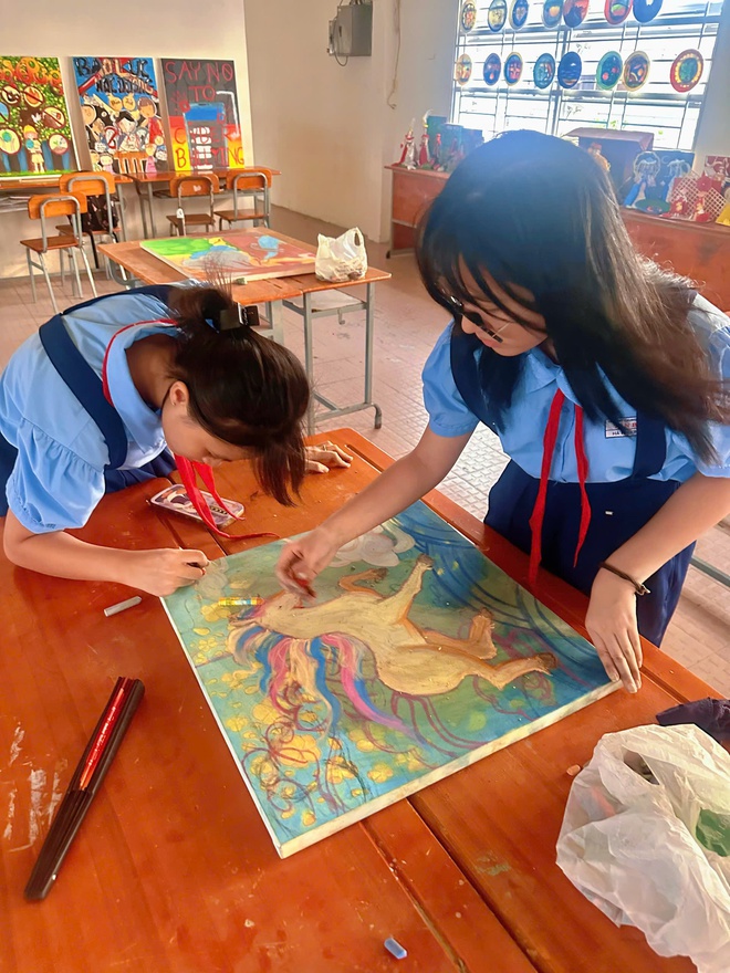 Tết B&iacute;nh Ngọ: Độc đ&aacute;o ngựa trong tranh của học sinh TP.HCM - Ảnh 5.