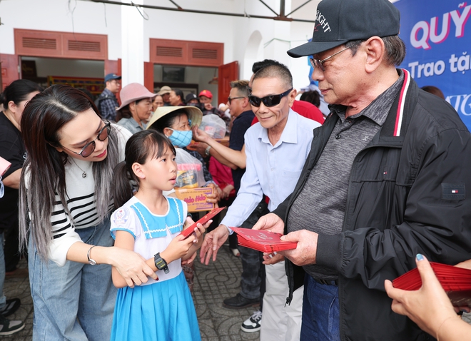 Nghĩa cử của Mỹ T&acirc;m trong những ng&agrave;y cuối năm- Ảnh 6.