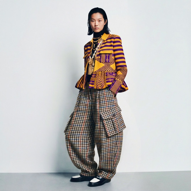 Trang phục kẻ và công thức mặc trẻ, khỏe chưa bao giờ lỗi mốt - Ảnh 4.