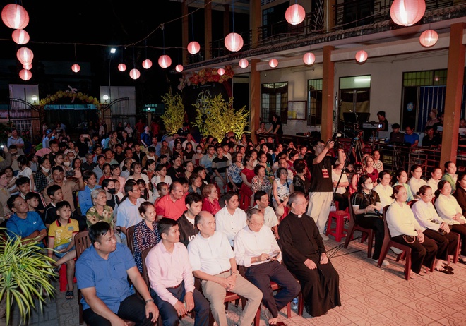 Danh ca Giao Linh: 'T&ocirc;i từng ngồi xe... chở heo đi diễn tết'- Ảnh 4.