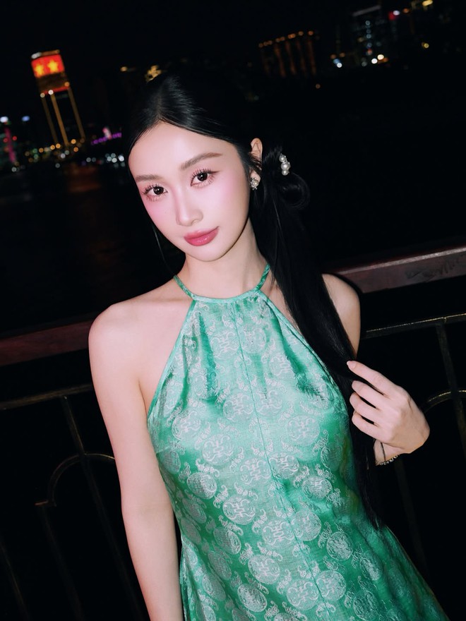 Trang phục cổ yếm duyên dáng cho xuân Bính Ngọ 2026- Ảnh 3.