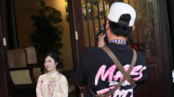 Đ&uacute;t t&uacute;i trăm triệu nhờ dịch vụ chụp ảnh &aacute;o d&agrave;i tết - Ảnh 11.