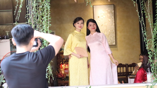 Đ&uacute;t t&uacute;i trăm triệu nhờ dịch vụ chụp ảnh &aacute;o d&agrave;i tết - Ảnh 9.