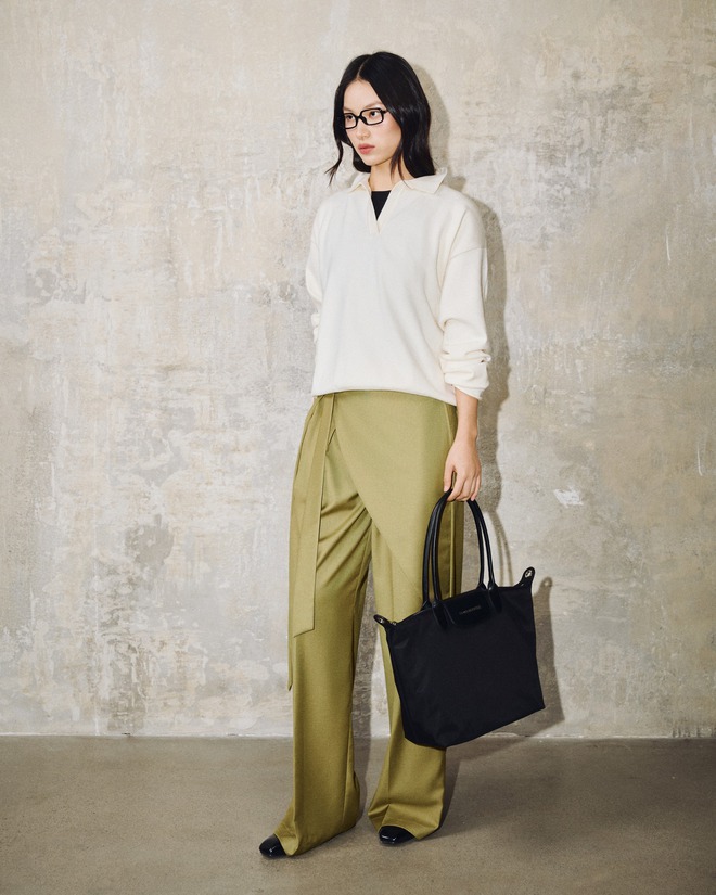 Thu hút nơi công sở đầu năm cùng váy dài, quần ống rộng và giày cao gót- Ảnh 9. Thu hút nơi công sở đầu năm cùng váy dài, quần ống rộng và giày cao gót- Ảnh 9.