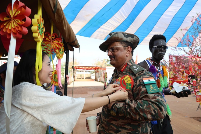 Tết Việt giữa ch&acirc;u Phi khiến bạn b&egrave; quốc tế m&ecirc; b&aacute;nh chưng, th&iacute;ch hoa đ&agrave;o- Ảnh 17.