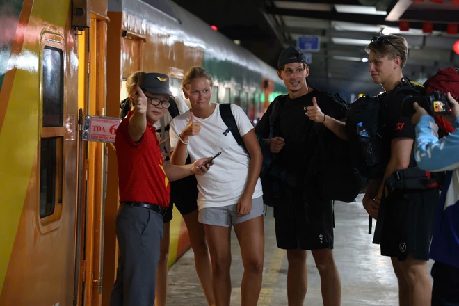 Chuyến tàu cuối cùng năm Ất Tỵ rời thủ đô - Ảnh 7.