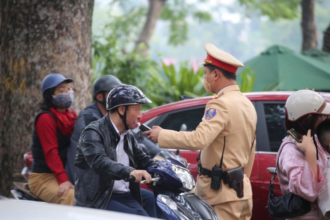 CSGT to&agrave;n quốc đồng loạt ra qu&acirc;n xử l&yacute; vi phạm nồng độ cồn- Ảnh 2.