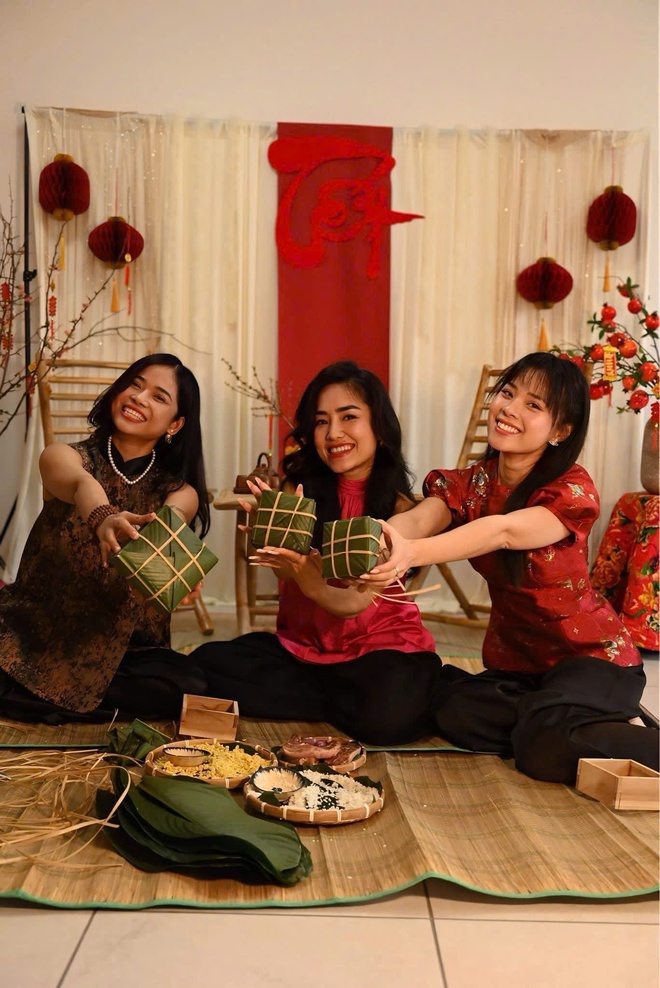 Người Việt ở Thuỵ Sĩ: Kỳ c&ocirc;ng m&acirc;m cỗ tết 3 miền Bắc - Trung - Nam - Ảnh 1.