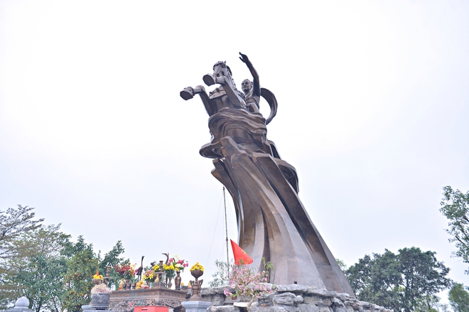 Điều &iacute;t biết về tượng đ&agrave;i nơi Th&aacute;nh Gi&oacute;ng cưỡi ngựa sắt về trời- Ảnh 3.