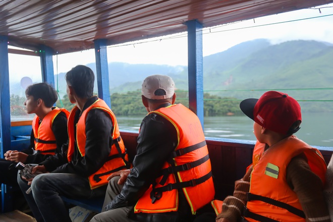 Chinh phục 172 bậc thang đến Thiền viện Tr&uacute;c L&acirc;m Bạch M&atilde; để cầu an đầu năm- Ảnh 4.