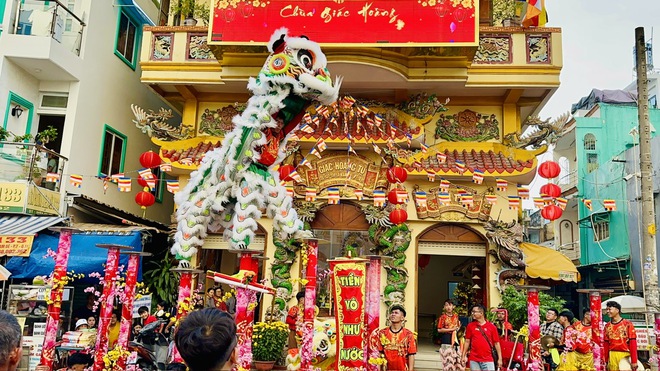 No mắt, sướng tai với 'linh hồn' ng&agrave;y tết của người Hoa khu Chợ Lớn- Ảnh 2.