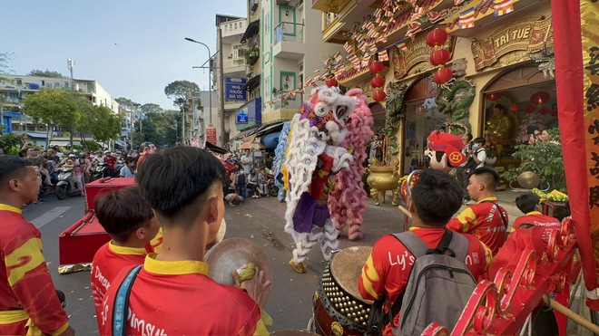 No mắt, sướng tai với 'linh hồn' ng&agrave;y tết của người Hoa khu Chợ Lớn- Ảnh 3.