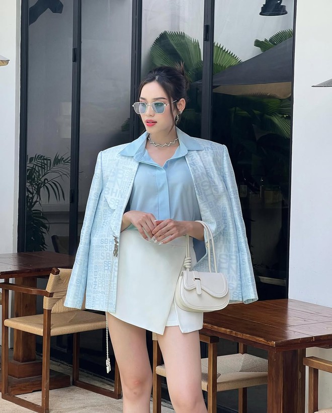 Diện áo sơ mi, đầm sơ mi để tận hưởng vẻ đẹp thanh lịch mùa xuân- Ảnh 8.