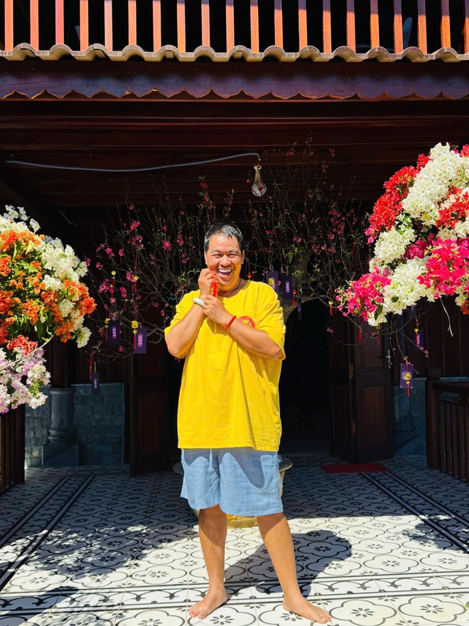 Ho&agrave;ng Mập đ&oacute;n tết trong biệt phủ 10.000 m2, tiết lộ việc học tiến sĩ- Ảnh 1.