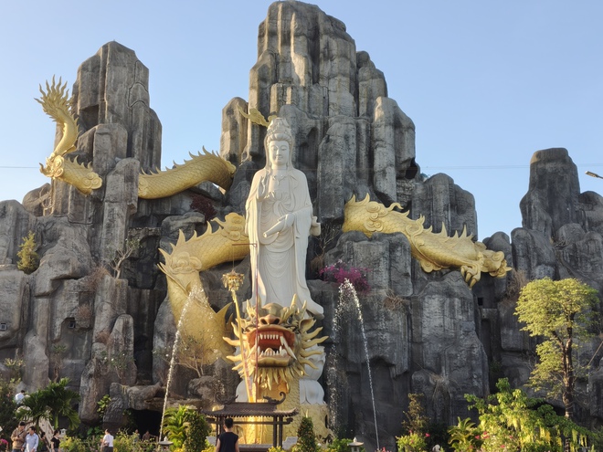 Du Xu&acirc;n ng&ocirc;i ch&ugrave;a c&oacute; tượng Đức Phật Th&iacute;ch Ca tọa thiền cao nhất Đ&ocirc;ng Nam &Aacute; - Ảnh 9.