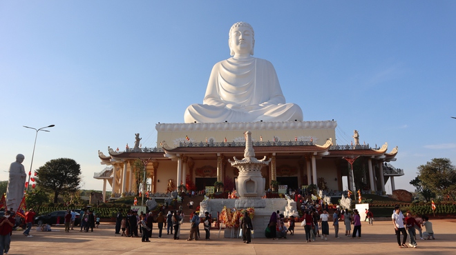 Du Xu&acirc;n ng&ocirc;i ch&ugrave;a c&oacute; tượng Đức Phật Th&iacute;ch Ca tọa thiền cao nhất Đ&ocirc;ng Nam &Aacute; - Ảnh 22.