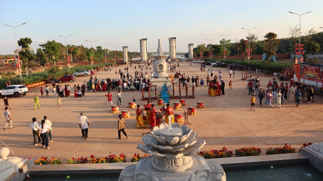 Du Xu&acirc;n ng&ocirc;i ch&ugrave;a c&oacute; tượng Đức Phật Th&iacute;ch Ca tọa thiền cao nhất Đ&ocirc;ng Nam &Aacute; - Ảnh 20.