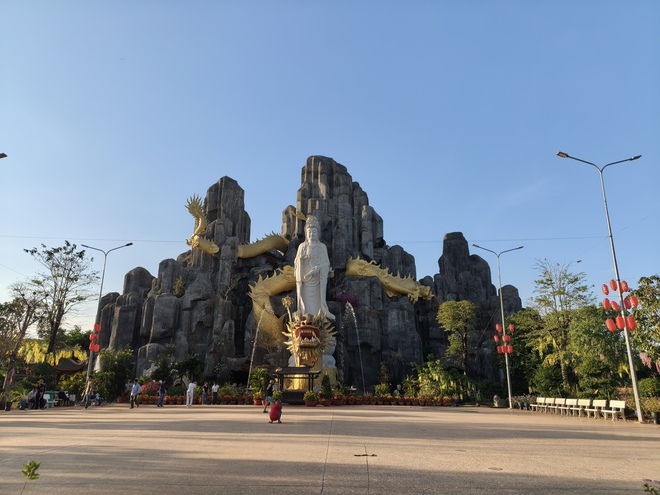 Du Xu&acirc;n ng&ocirc;i ch&ugrave;a c&oacute; tượng Đức Phật Th&iacute;ch Ca tọa thiền cao nhất Đ&ocirc;ng Nam &Aacute; - Ảnh 11.