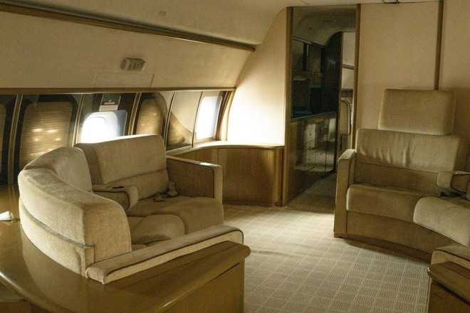 Bên trong chiếc máy bay tội lỗi khét tiếng của tỉ phú ấu dâm Epstein - Ảnh 7.