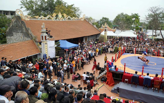 Sới vật gần 700 năm nóng rực đất cảng - Ảnh 9.