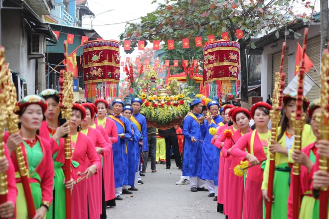 Lễ hội Ti&ecirc;n C&ocirc;ng: Con rể quỳ đ&oacute;n bố vợ thượng thọ - Ảnh 8.