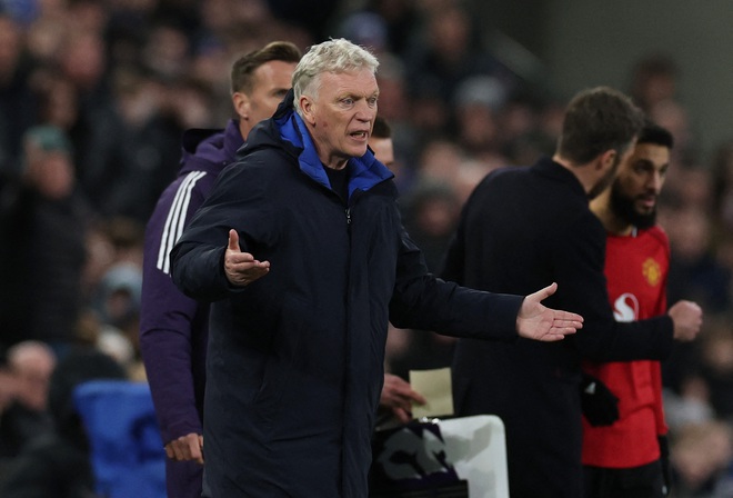 HLV Everton cay đắng thừa nhận M.U thắng may mắn, HLV Carrick ca ngợi hết lời 2 nh&acirc;n vật đặc biệt- Ảnh 5.