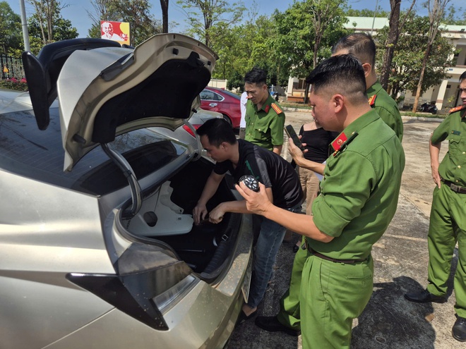 Đồng Nai: Truy bắt nhóm người mang súng, bình xịt hơi cay đi đòi nợ - Ảnh 3.