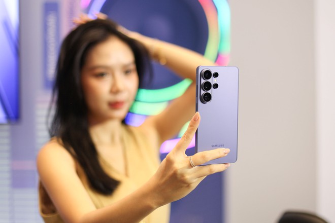 Galaxy S26 - AI Phone đầu tiên của Samsung trình làng, giá từ 25,9 triệu - Ảnh 5. Galaxy S26 - AI Phone đầu tiên của Samsung trình làng, giá từ 25,9 triệu - Ảnh 5.