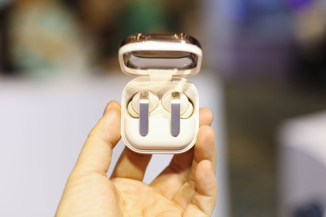 Samsung ra mắt Galaxy Buds 4 hỗ trợ AI, giá từ 4,9 triệu đồng - Ảnh 3.