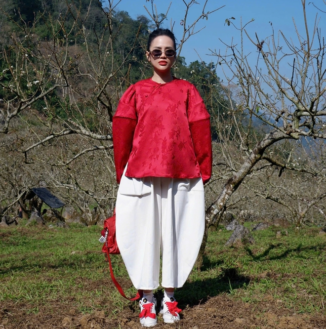 Bừng sáng văn phòng nhờ những thiết kế thời trang công sở sáng tạo- Ảnh 9. Bừng sáng văn phòng nhờ những thiết kế thời trang công sở sáng tạo- Ảnh 9.