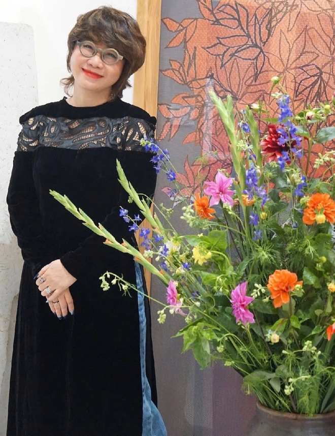 Mẫu áo dài cách tân nào 'đắt hàng' dịp du xuân? - Ảnh 5.