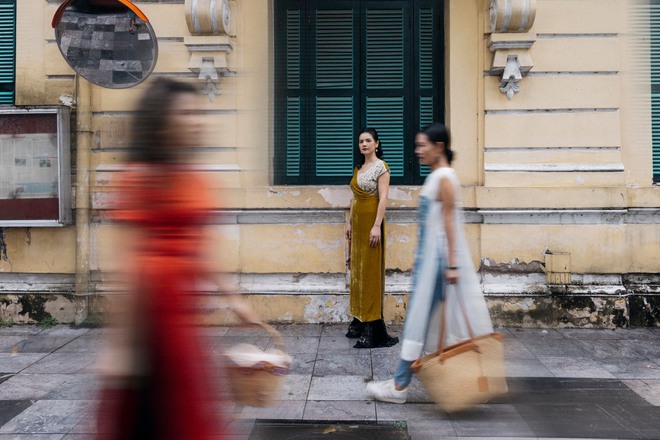 Mẫu áo dài cách tân nào 'đắt hàng' dịp du xuân? - Ảnh 3.