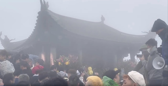 Khai hội xuân Yên Tử trang trọng - Ảnh 11. Khai hội xuân Yên Tử trang trọng - Ảnh 11.