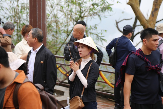 Khai hội xuân Yên Tử trang trọng - Ảnh 5. Khai hội xuân Yên Tử trang trọng - Ảnh 5.