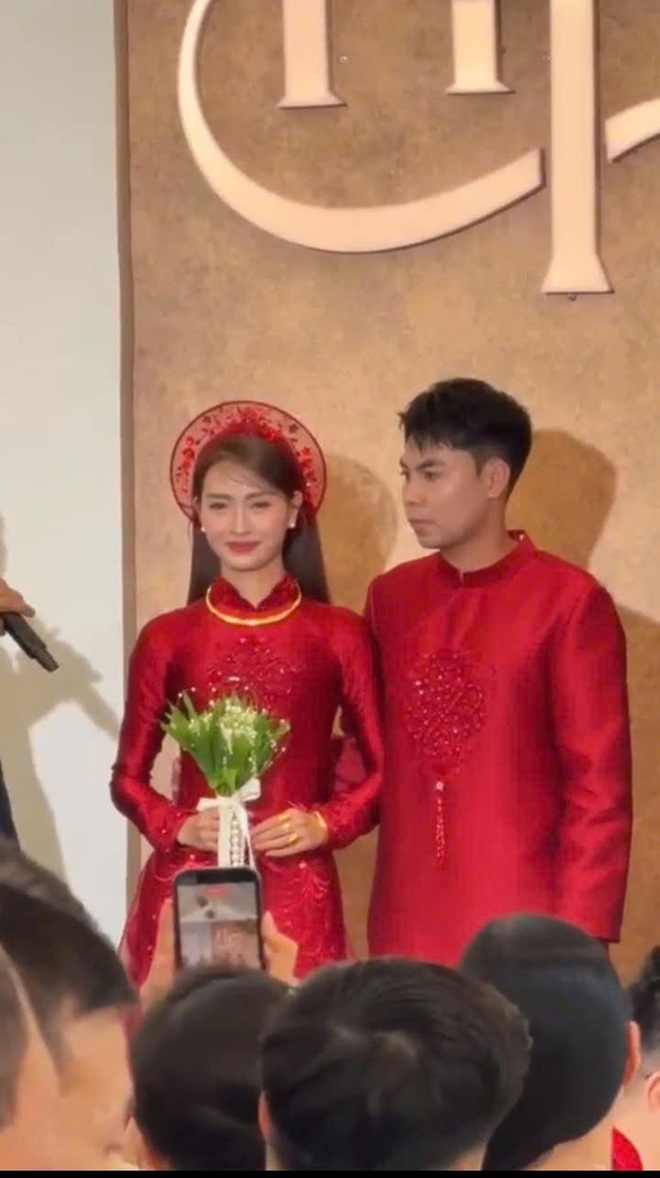 MC 'Bữa trưa vui vẻ' v&agrave; cầu thủ Đức Huy tổ chức lễ ăn hỏi- Ảnh 1.