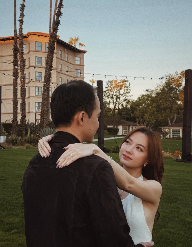 'Bé' Xuân Nghi được bạn trai kỹ sư cầu hôn - Ảnh 2.