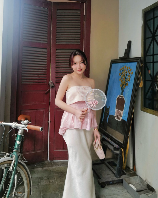 Trang phục hồng trắng: Công thức mặc đẹp để khởi đầu ngày mới - Ảnh 2.