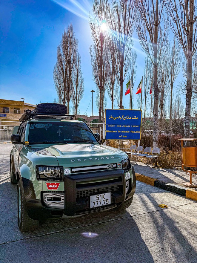 5 vạn dặm v&ograve;ng quanh ch&acirc;u &Aacute; c&ugrave;ng Land Rover Defender: H&agrave;nh tr&igrave;nh t&igrave;m về bản ng&atilde; - Ảnh 5.