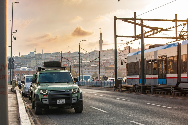5 vạn dặm v&ograve;ng quanh ch&acirc;u &Aacute; c&ugrave;ng Land Rover Defender: H&agrave;nh tr&igrave;nh t&igrave;m về bản ng&atilde; - Ảnh 7.