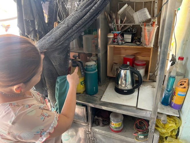 Thi c&ocirc;ng đường L&ograve; Lu g&acirc;y bụi m&ugrave;, người d&acirc;n &ldquo;ăn cơm c&ugrave;ng bụi&rdquo; suốt nhiều th&aacute;ng - Ảnh 2.