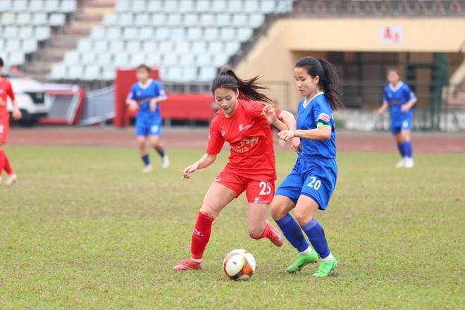 'Ng&ocirc;i sao nhỏ' Ho&agrave;ng V&acirc;n tỏa s&aacute;ng, Phong Ph&uacute; H&agrave; Nam sớm v&ocirc; địch U.19 quốc gia- Ảnh 1.