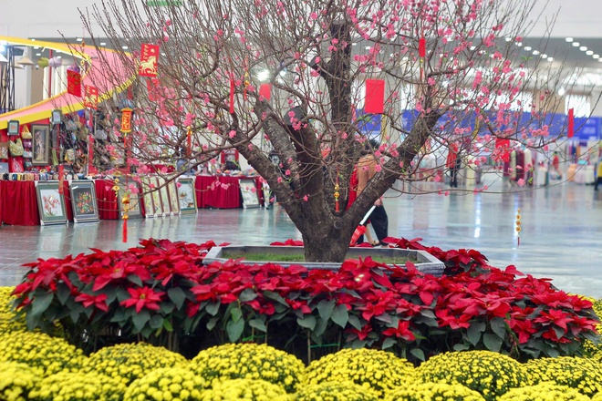 Độc lạ những t&aacute;c phẩm nghệ thuật tỉa tr&aacute;i c&acirc;y tại Hội chợ m&ugrave;a xu&acirc;n 2026- Ảnh 3.