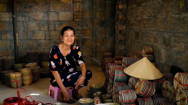 L&agrave;ng gốm L&aacute;i Thi&ecirc;u ng&agrave;y gi&aacute;p tết: Chuyện giữ lửa nghề của 2 thế hệ - Ảnh 2.